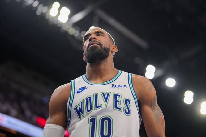 House of Timberwolves Guard Mike Conley Robbed in Scary, Professional Fashion – Minnesota Sports Fan